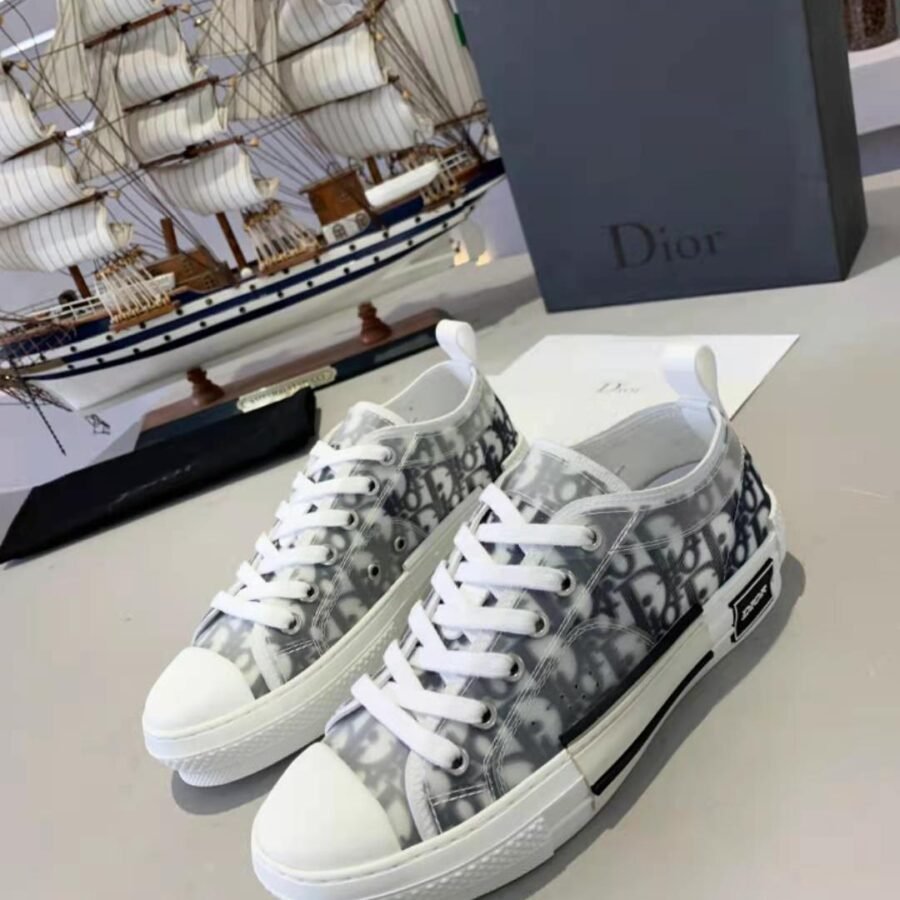 Sneakers , grey Fabric with White Pad