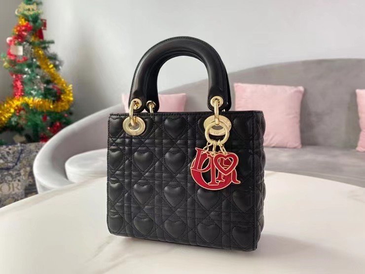 DIORAMOUR MY ABCDIOR 
LADY DIOR BAGBlack
