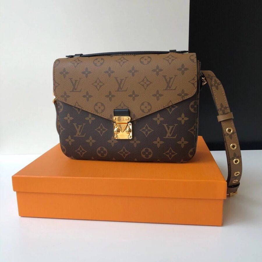 POCHETTE MÉTISMonogram Reverse coated 
canvas